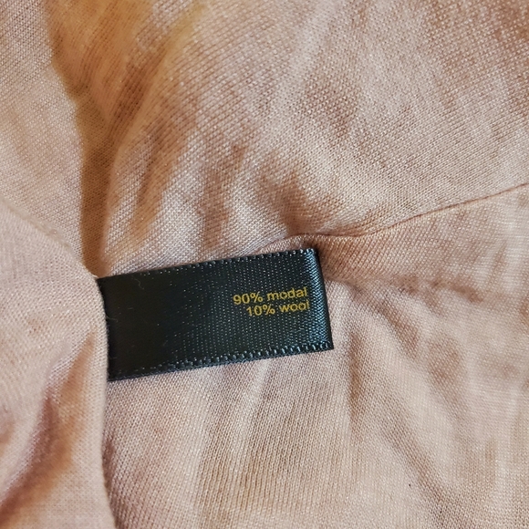 Outback Red Large cowneck soft pink top - Picture 7 of 7